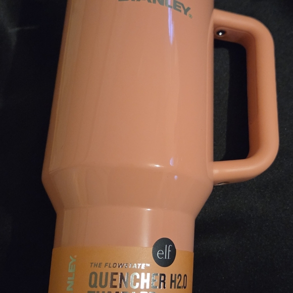 Stanley Quencher H2.0 Tumbler in Peach - Picture 1 of 3